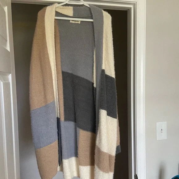 Neutral Color Block Cardigan - Picture 2 of 3